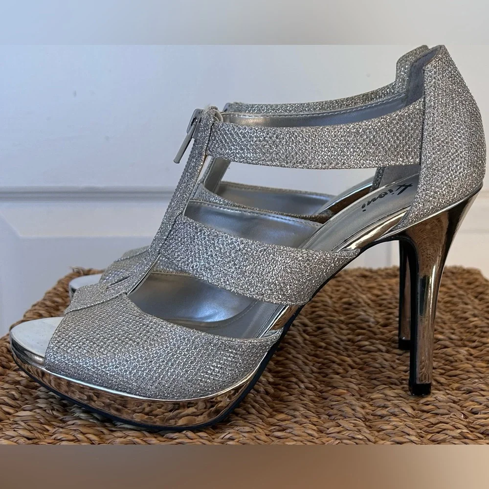 Fioni Brand Women’s Sparkly Stiletto Heel Shoes Silver Sz 8‎